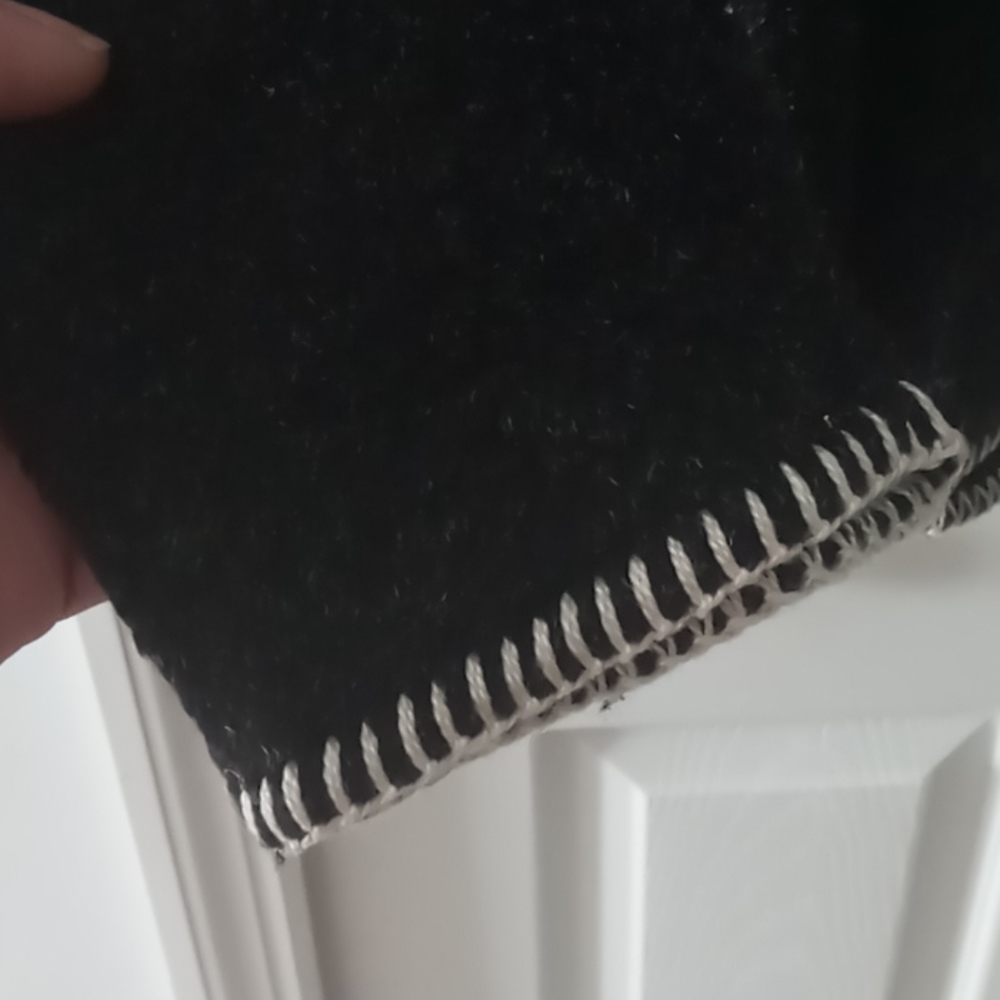 Sweater - Picture 5 of 10